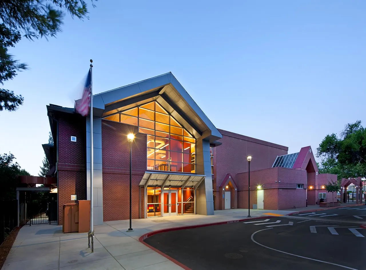 The Salvation Army,  Sacramento, CA. GRA Architects | photograph by Ed Asmus