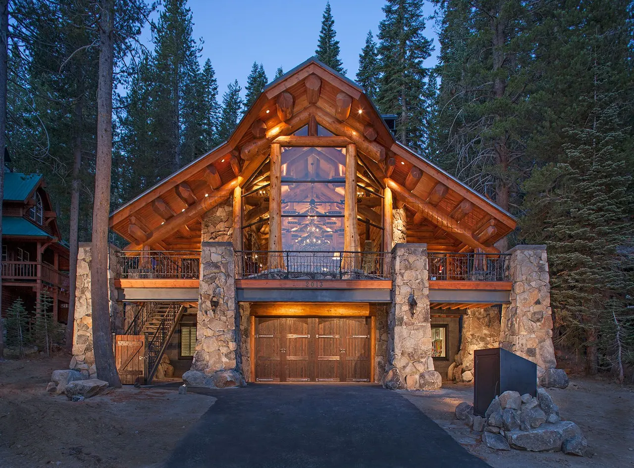 Private Residence , Lake Tahoe, CA. Sierra View Construction | photograph by Ed Asmus