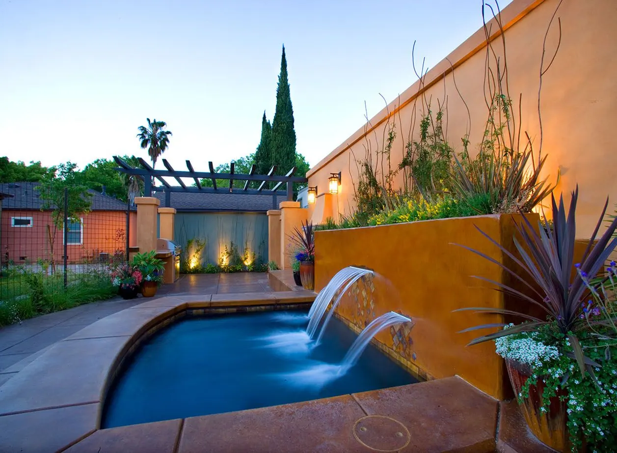 Private Residence, Sacramento, CA. David Yakish Landscape Architect | photograph by Ed Asmus