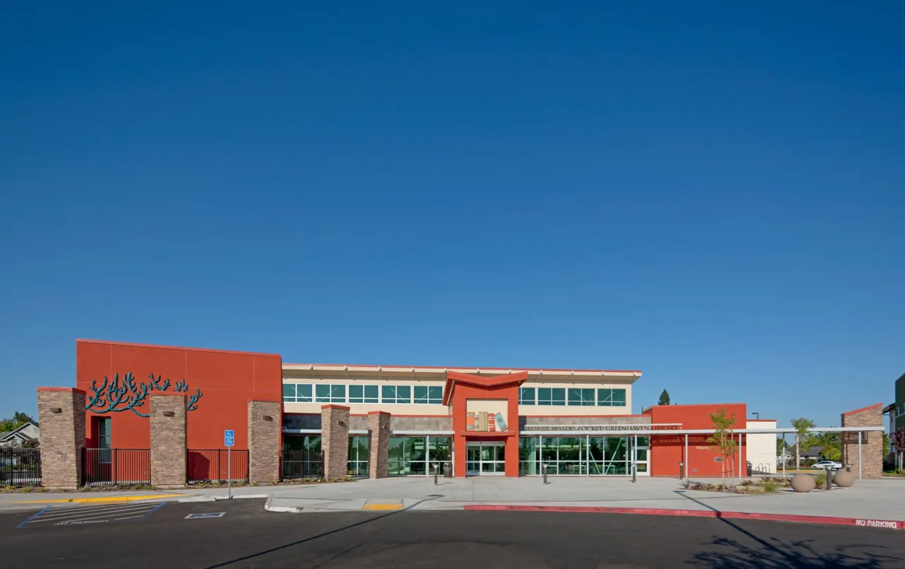 Greenhaven Library, Sacramento, CA | photograph by Ed Asmus