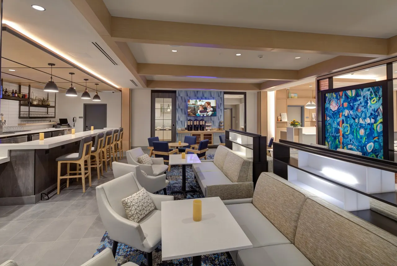 Hyatt House, Davis, CA. HRGA Architects | photograph by Ed Asmus