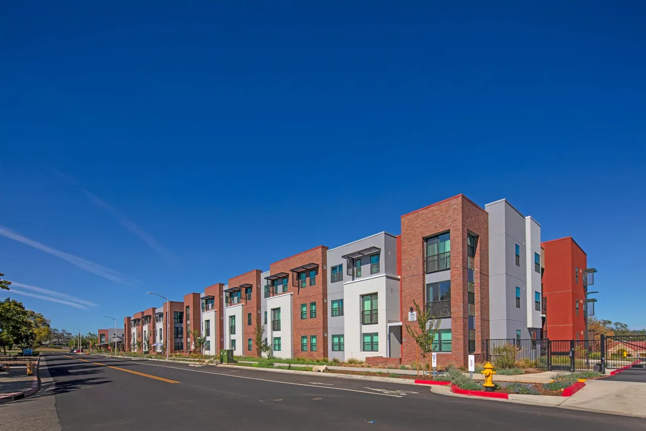Mercy North Auburn at Rock Creek, Auburn, CA | photograph by Ed Asmus