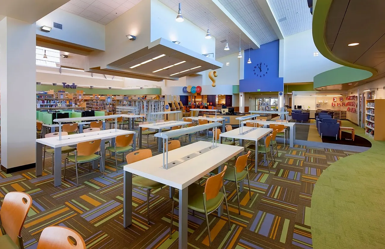 Natomas Library, Sacramento, CA | photograph by Ed Asmus