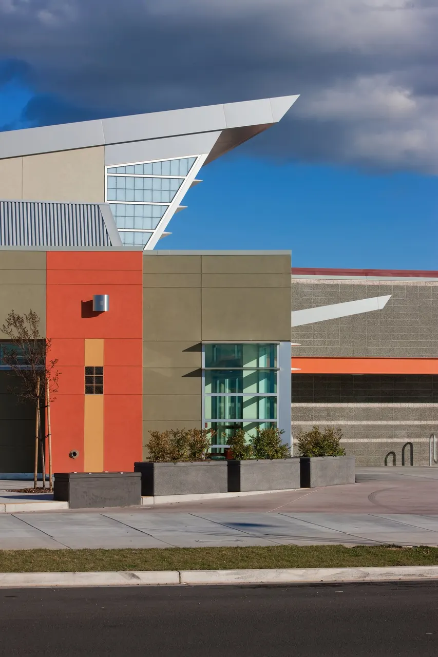 Natomas Library, Sacramento, CA | photograph by Ed Asmus