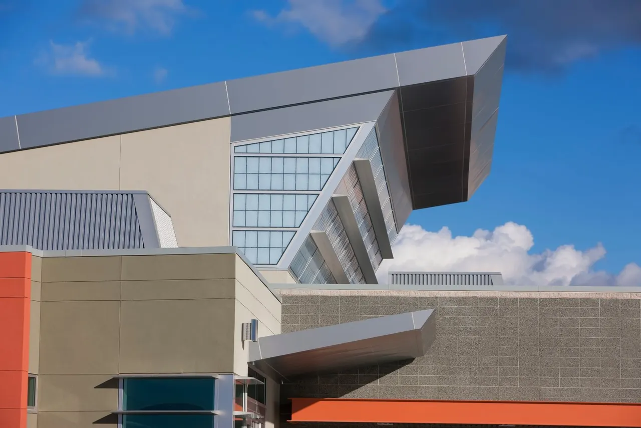 Natomas Library, Sacramento, CA | photograph by Ed Asmus