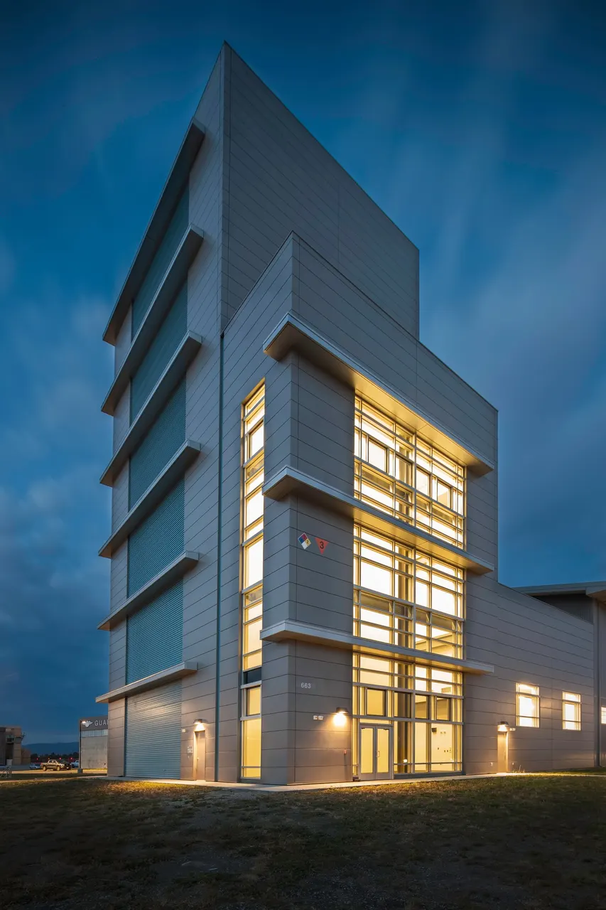 Pararescue Building, Moffett Field, CA. CH2M | photograph by Ed Asmus