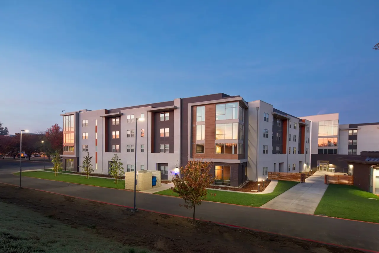 CSUS Riverview Dorms, Sacramento, Ca. Otto  Construction | photograph by Ed Asmus