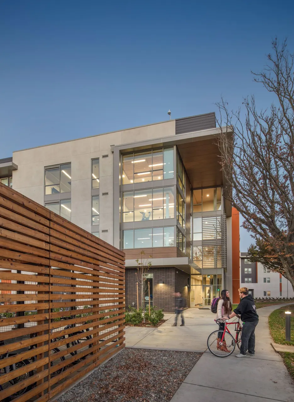 Sacramento State Riverview Residence Hall, Sacramento, CA | photograph by Ed Asmus