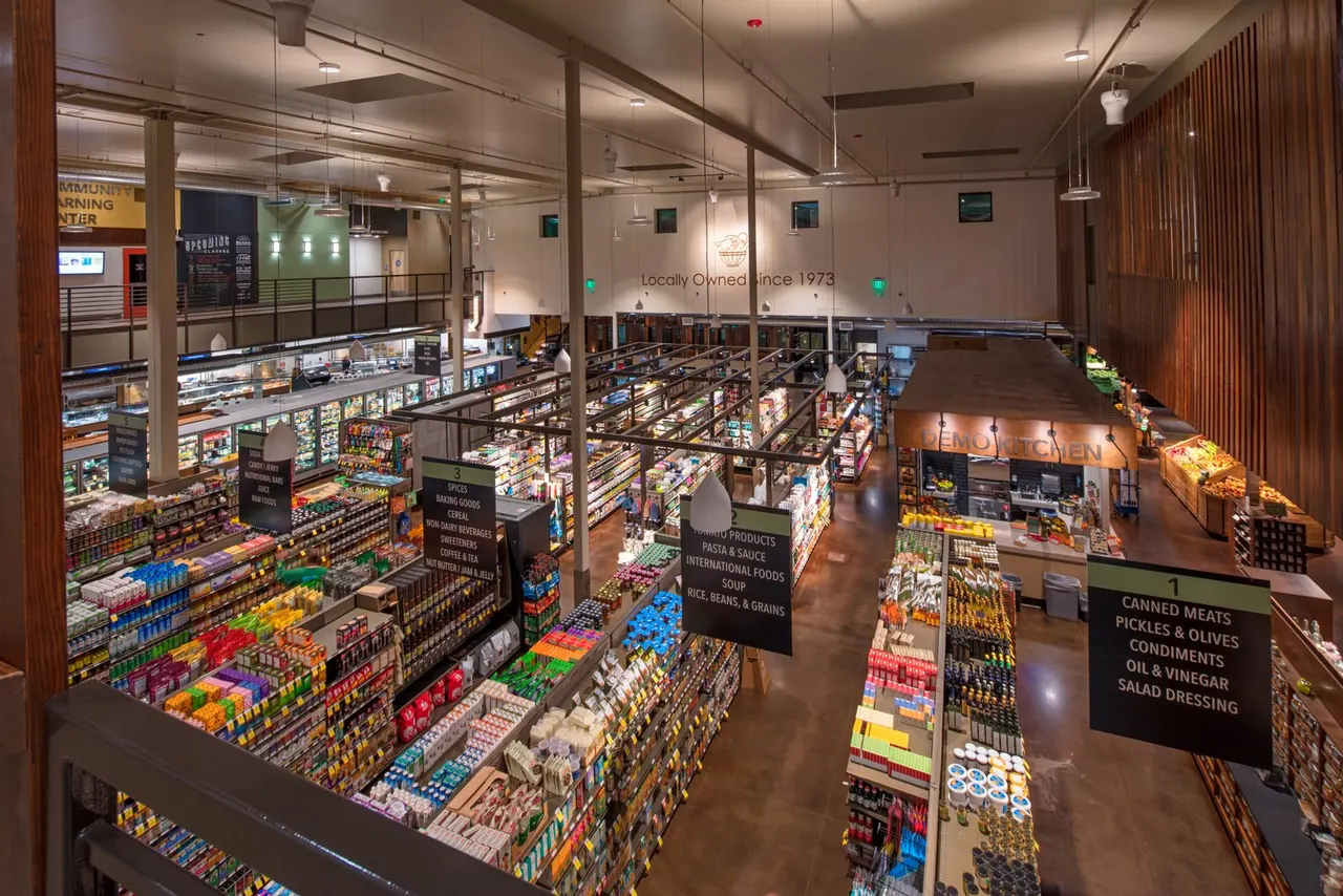 The Sacramento Co-Op, Sacramento, CA | photograph by Ed Asmus