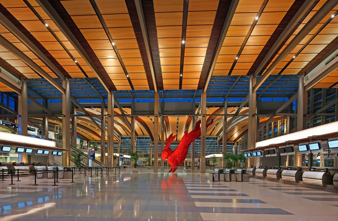 Sacramento International Airport, Sacramento, CA | photograph by Ed Asmus