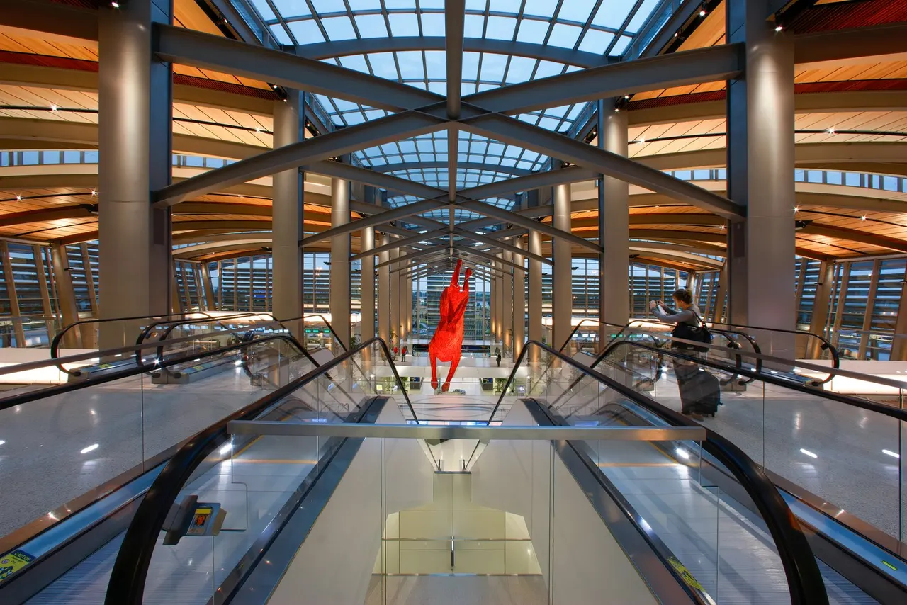 Red Rabbit Sacramento International Airport, Sacramento, CA. Artist Lawrence Argent, Denver, CO | photograph by Ed Asmus