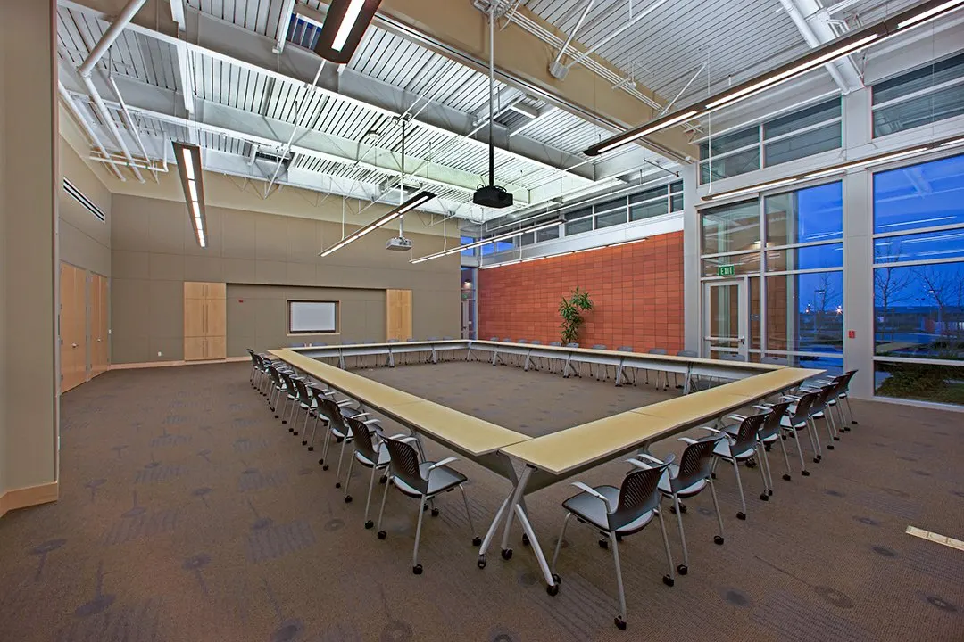 Sacramento Sewer District Offices, Sacramento, CA | photograph by Ed Asmus