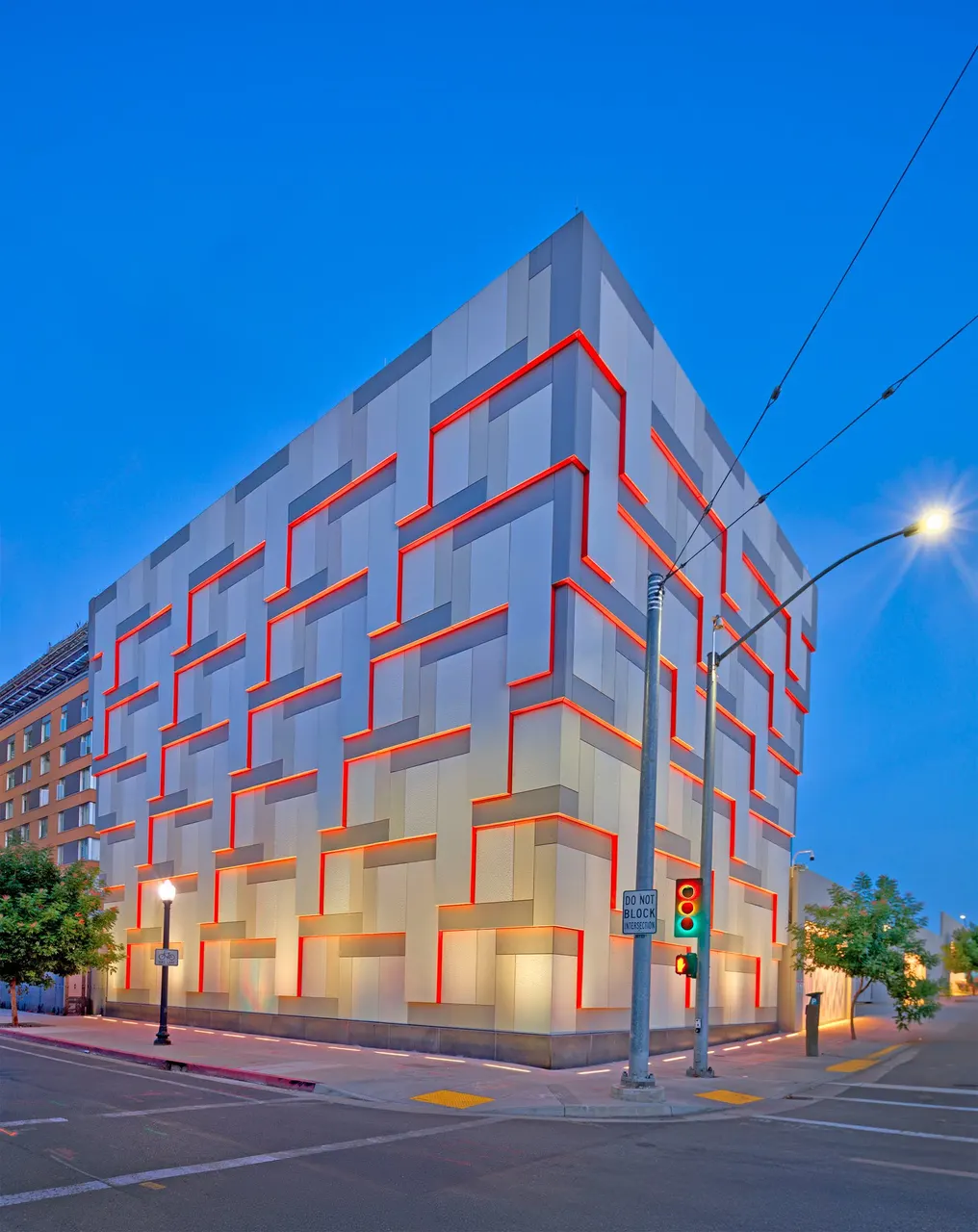 Smus, Sun-Station,Sacramento, CA. Moniz Architecture | photograph by Ed Asmus