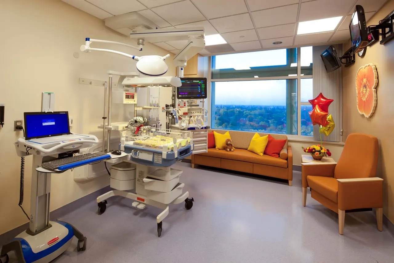 UC Davis Medical Center, Pediatrics, Sacramento, CA. LBL Architects Santa Moncia, CA | photograph by Ed Asmus