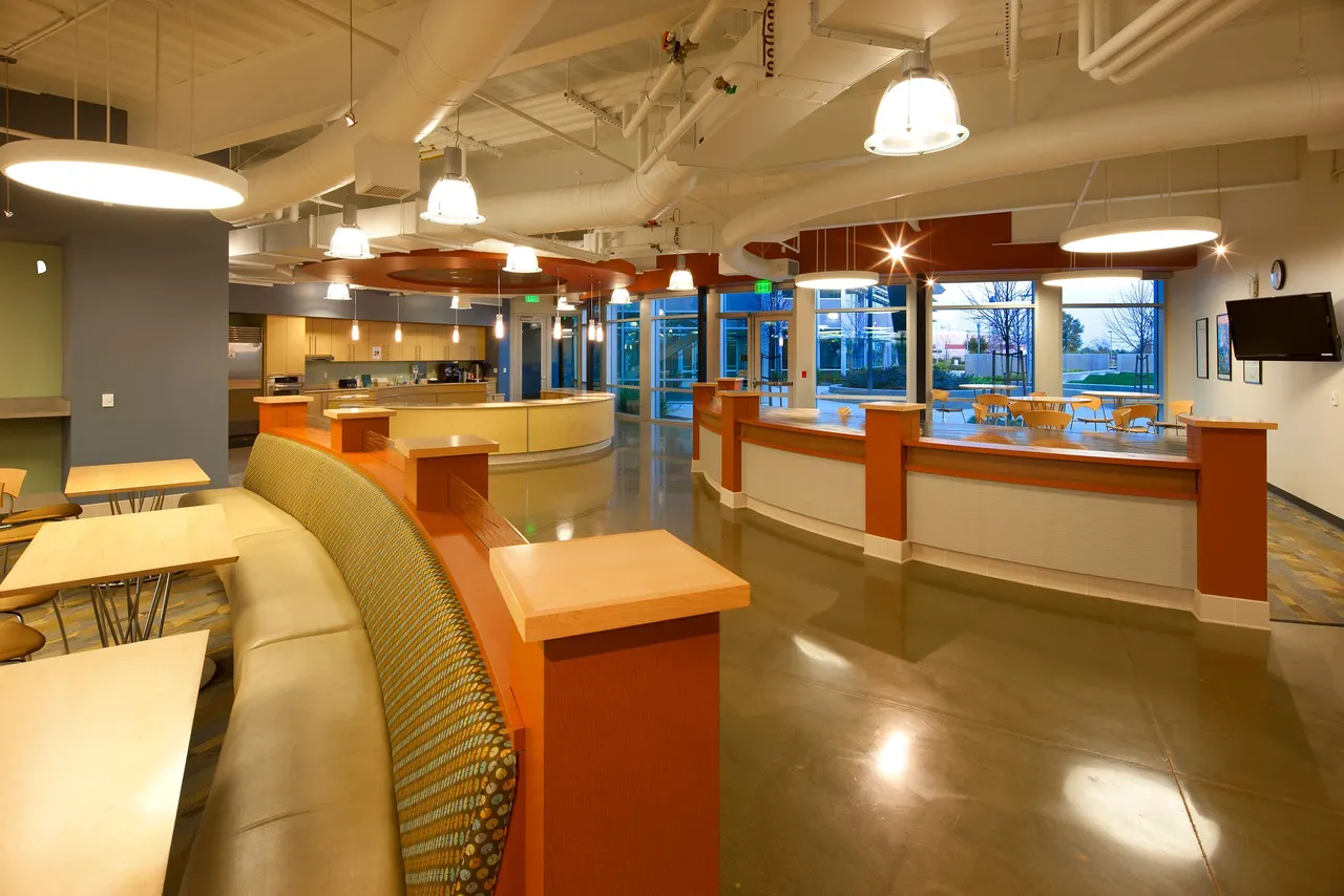 The Sacramento Sewer District Offices, Sacramento, CA. Williams + Paddon Architects, AIA Award Winner | photograph by Ed Asmus