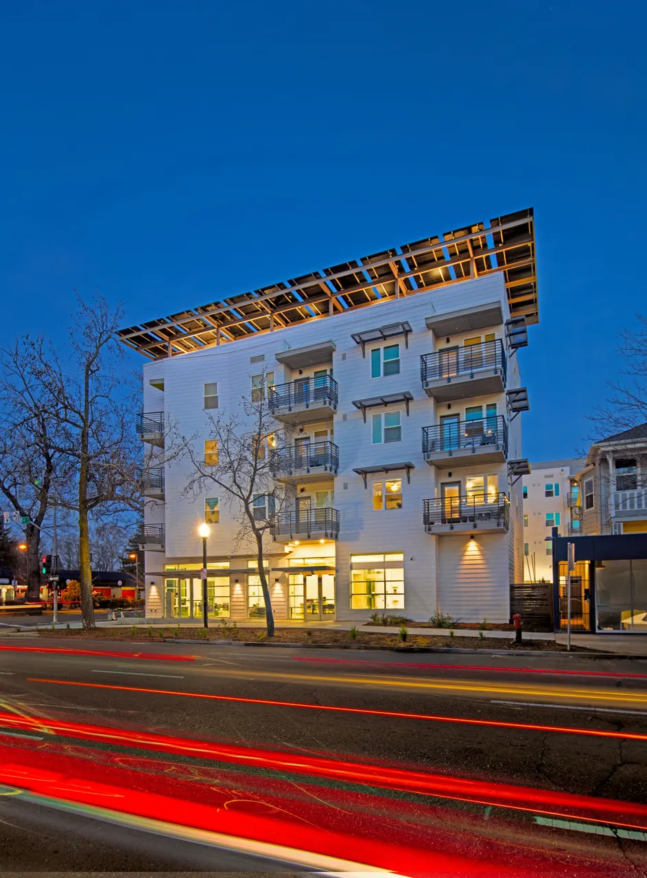 Lavender Apartments, Sacramento, CA | photograph by Ed Asmus