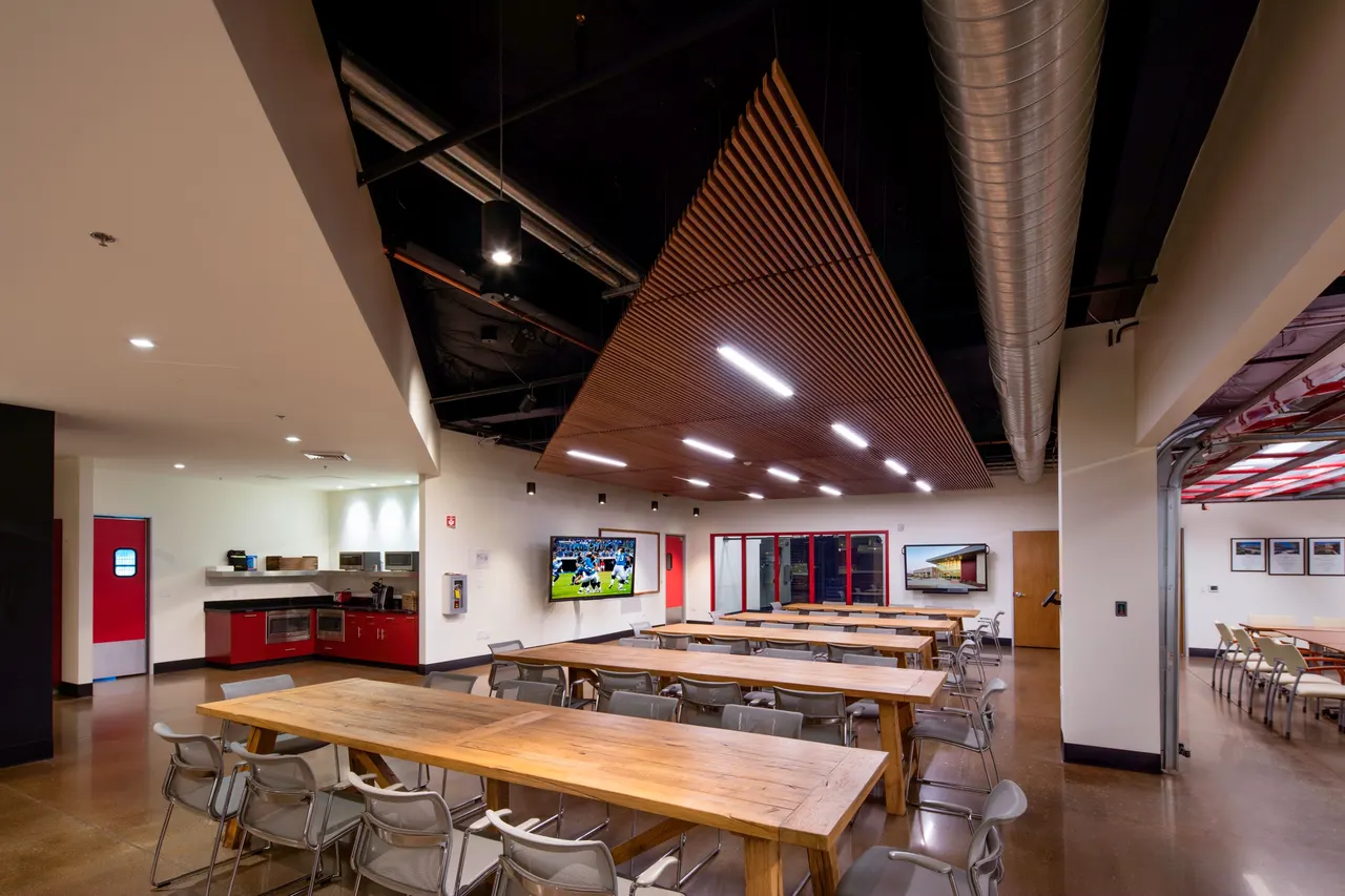 Corporate Interiors, Stockton, CA. LDA Partners | photograph by Ed Asmus