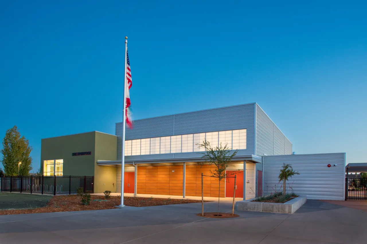Star Academy, Natomas, CA | photograph by Ed Asmus