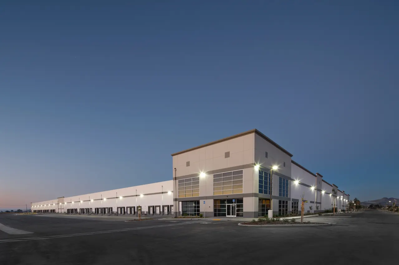 Buzz Oates Group of Companies, Sacramento, CA | photograph by Ed Asmus