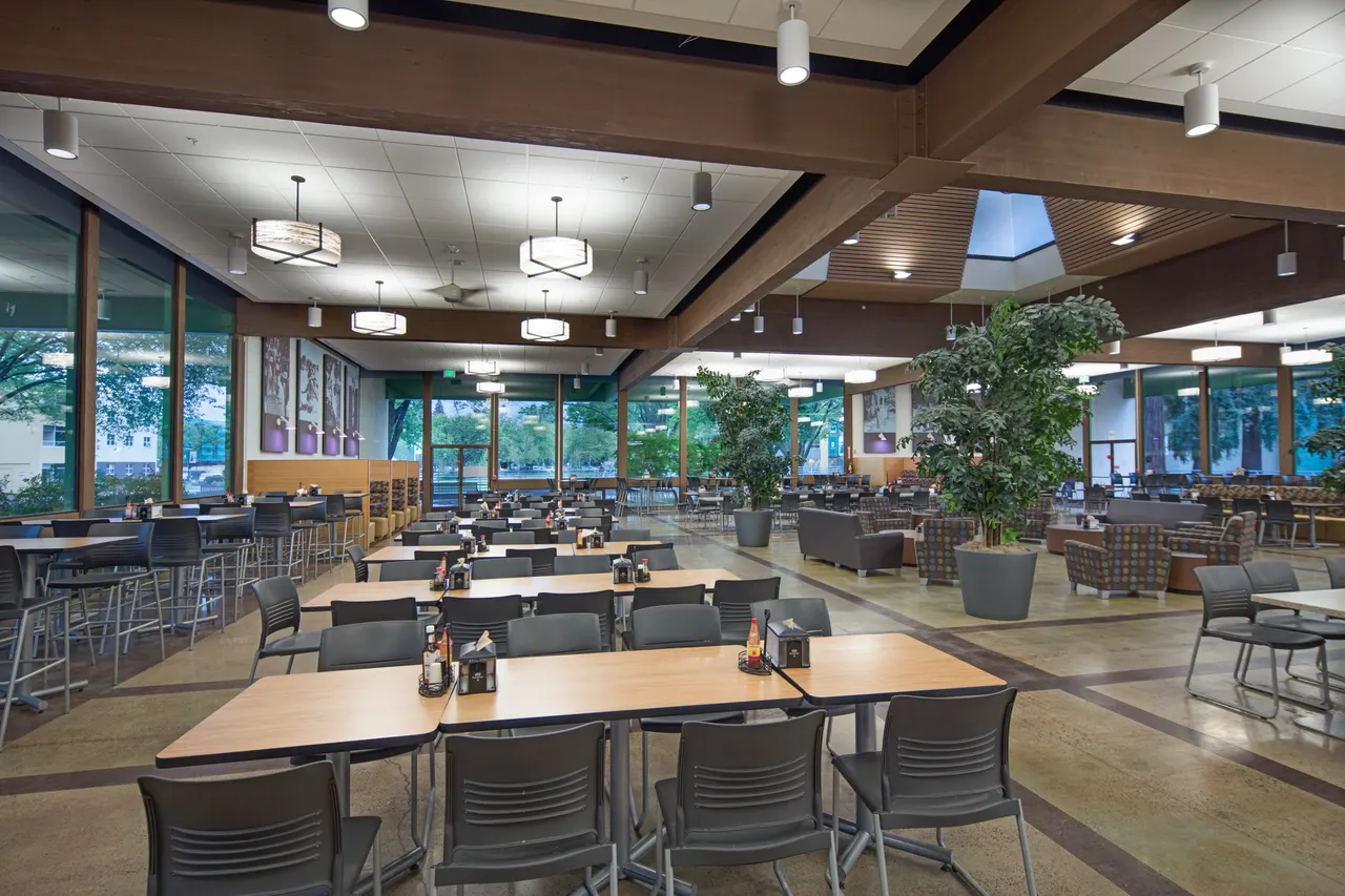 Sacramento State Dining Commons, Sacramento, CA | photograph by Ed Asmus