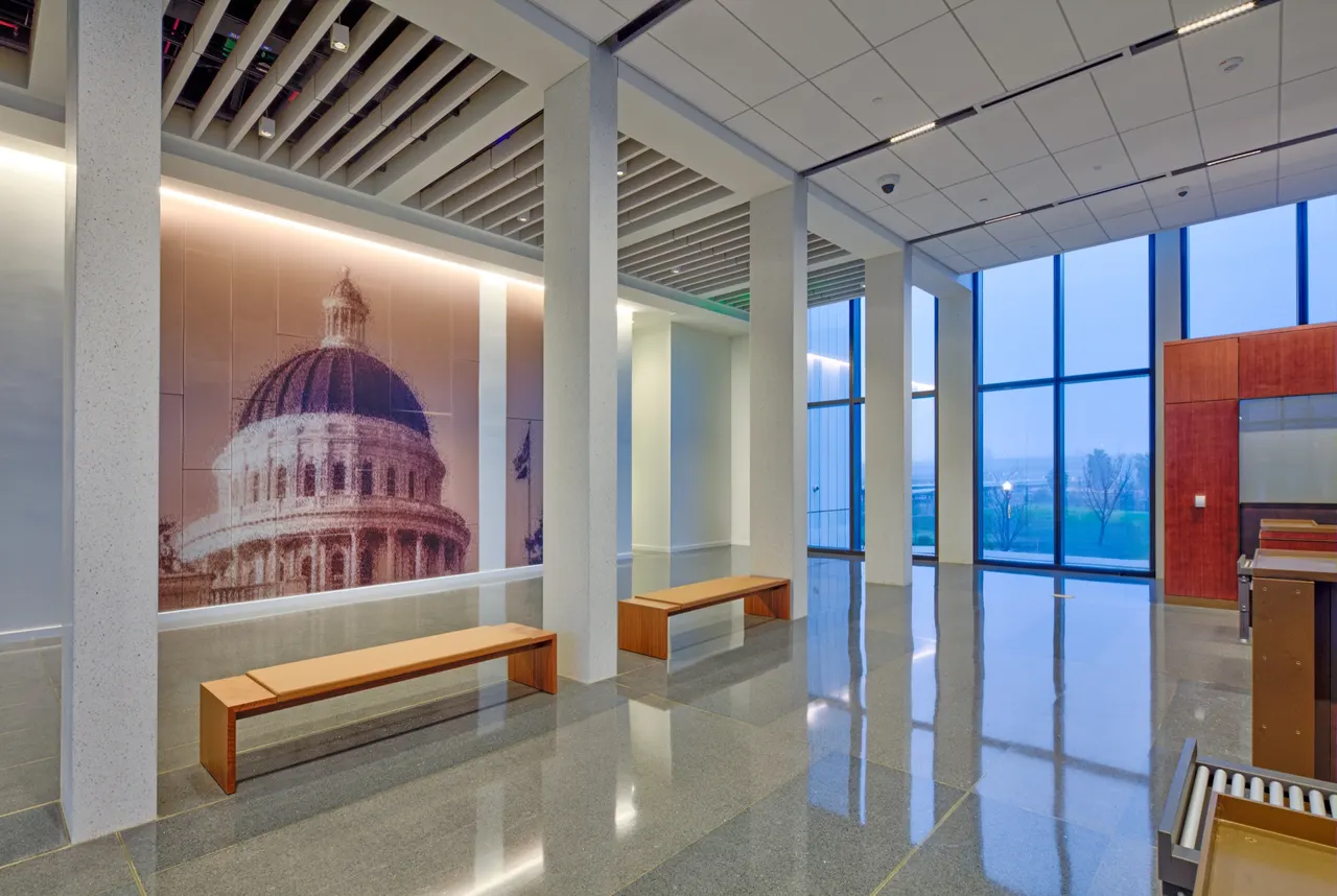 Tani G. Cantil-Sakauye Courthouse, Sacramento, CA. NBBJ Architects | photograph by Ed Asmus