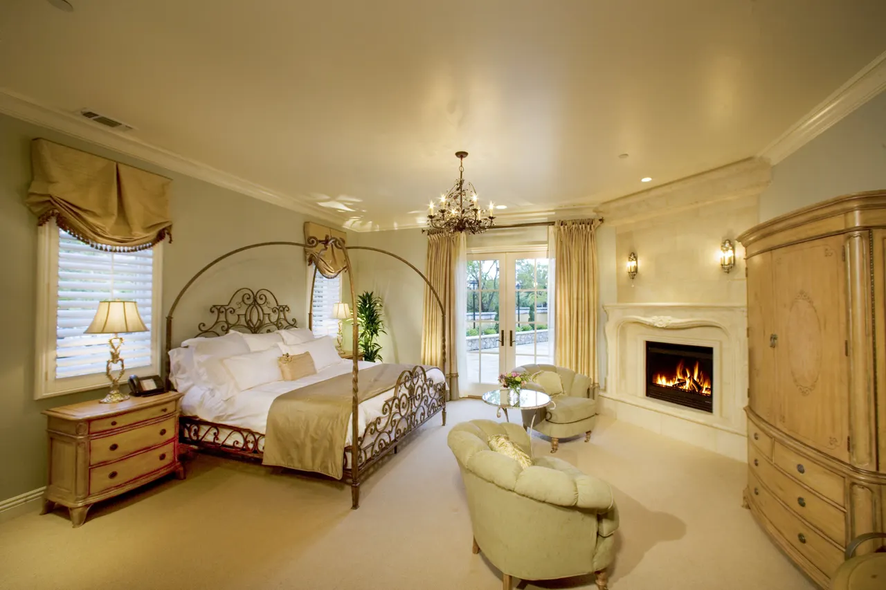 Arden Hills Country Club, Sacramento, CA | photograph by Ed Asmus