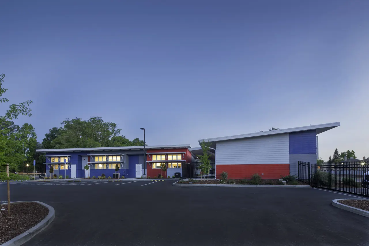 Brookfield School, Sacramento, CA | photograph by Ed Asmus