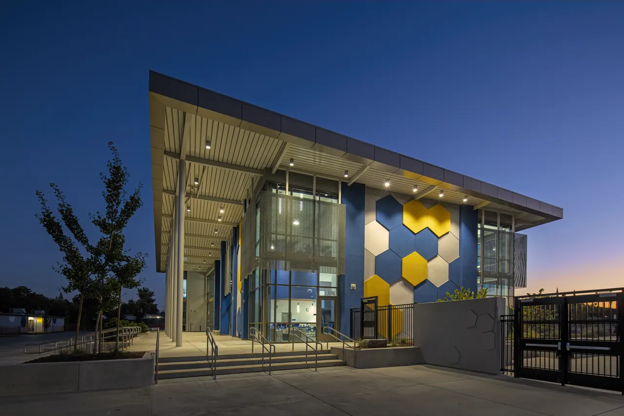 Del Campo Tech & Science Center, Sacramento, CA | photograph by Ed Asmus