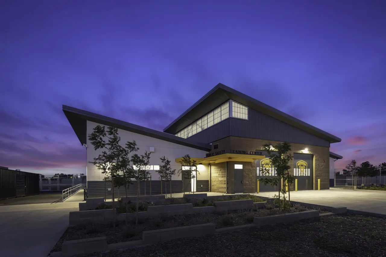 Inderkum High School Public Safety Training Center, Sacramento, CA | photograph by Ed Asmus