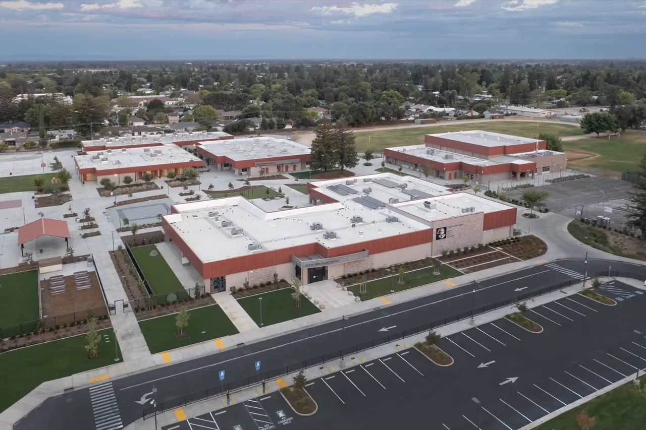 Joseph Kerr Middle School, Elk Grove, CA | photograph by Ed Asmus