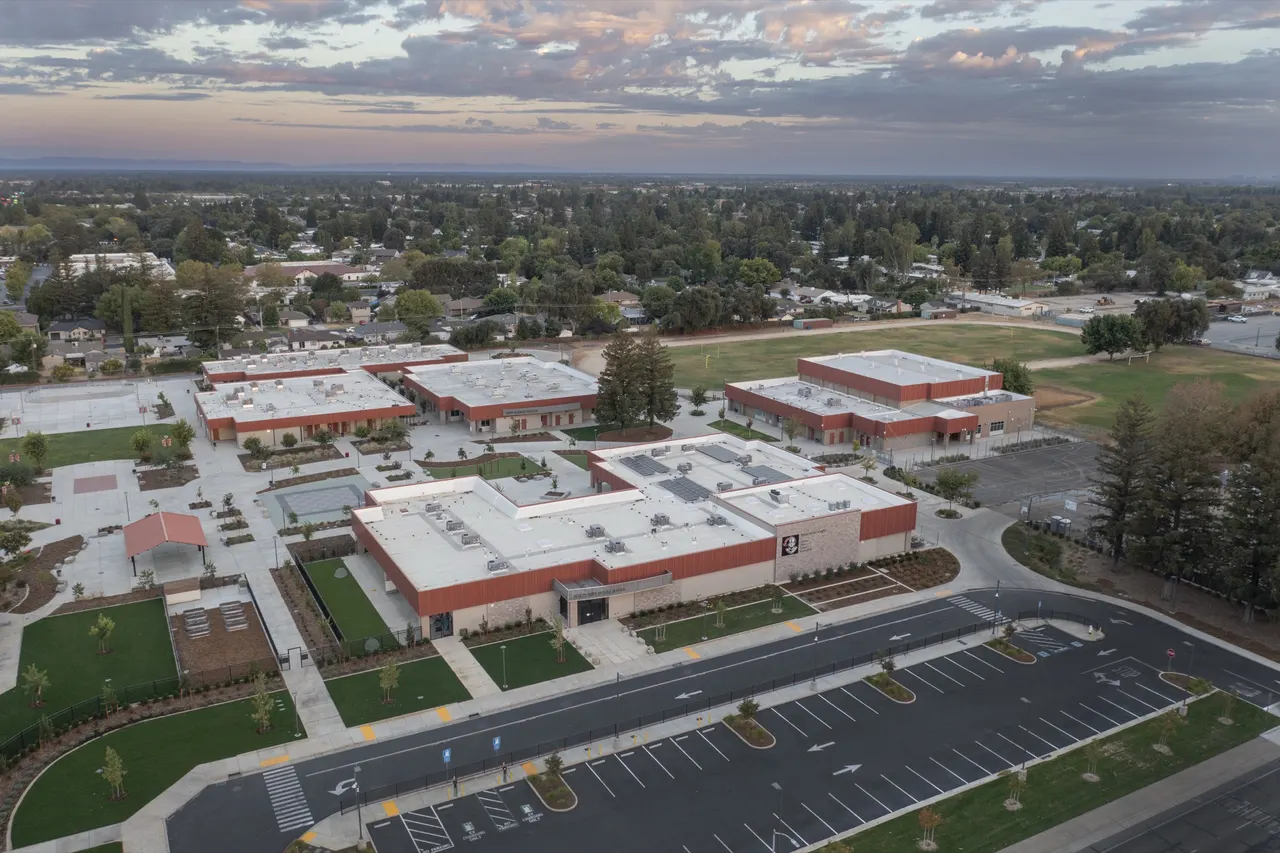 Joseph Kerr Middle School, Elk Grove, CA | photograph by Ed Asmus