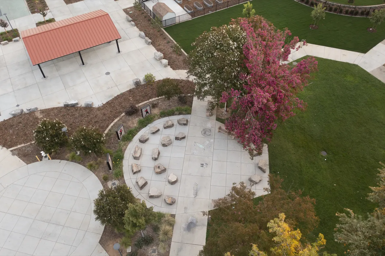 Joseph Kerr Middle School, Elk Grove, CA | photograph by Ed Asmus