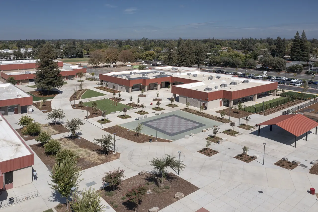 Joseph Kerr Middle School, Elk Grove, CA | photograph by Ed Asmus