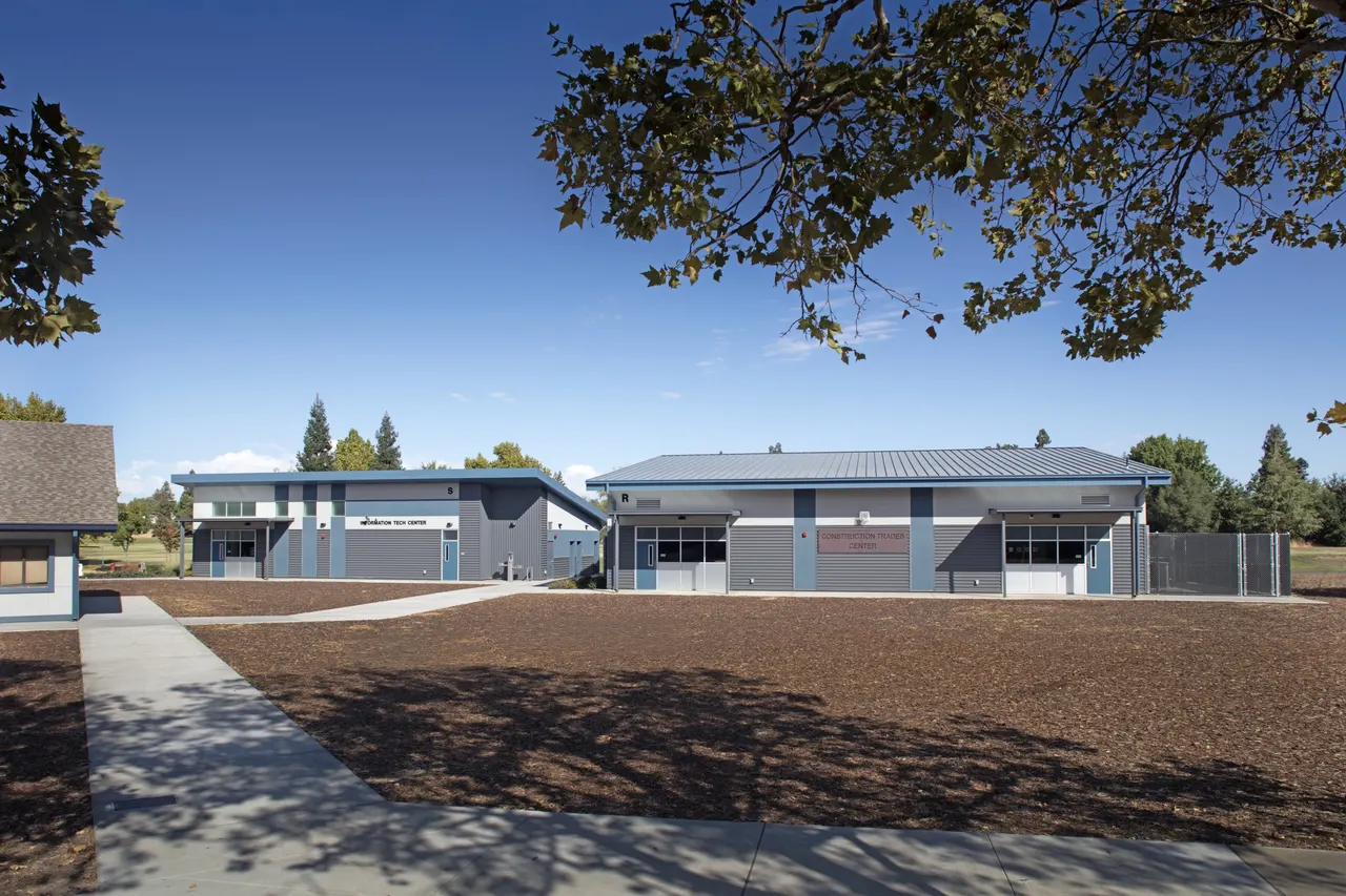 Joseph Kerr Middle School, Elk Grove, CA | photograph by Ed Asmus