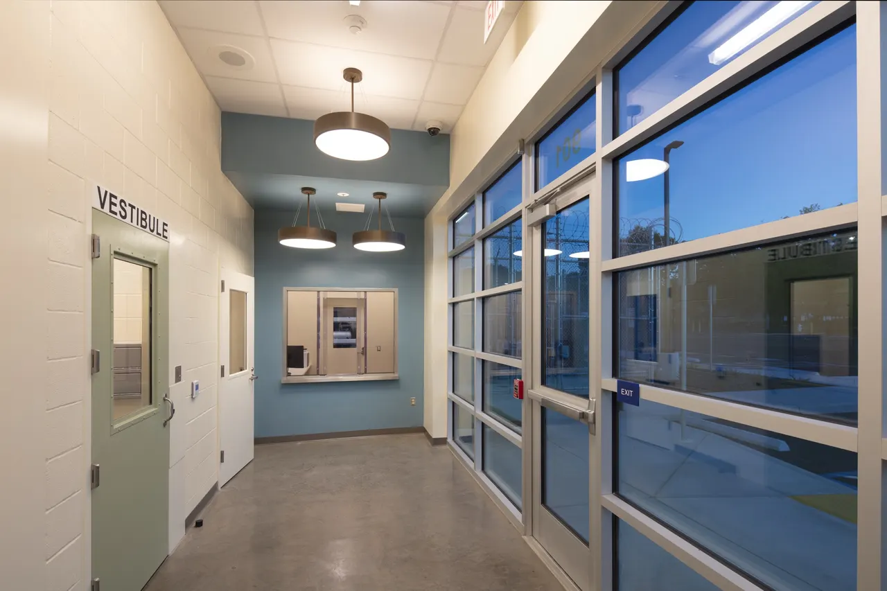 Mendocino County Jail, Ukiah, CA | photograph by Ed Asmus