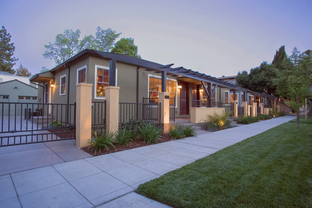 Private Residence Garden, Sacramento, CA | photograph by Ed Asmus