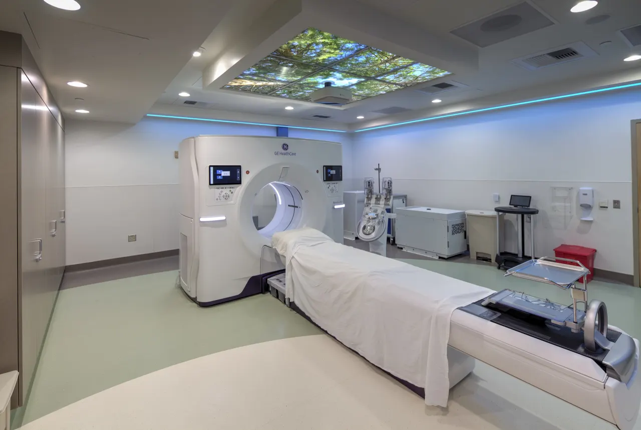 UC Davis Ambulatory Care, Sacramento, CA | photograph by Ed Asmus
